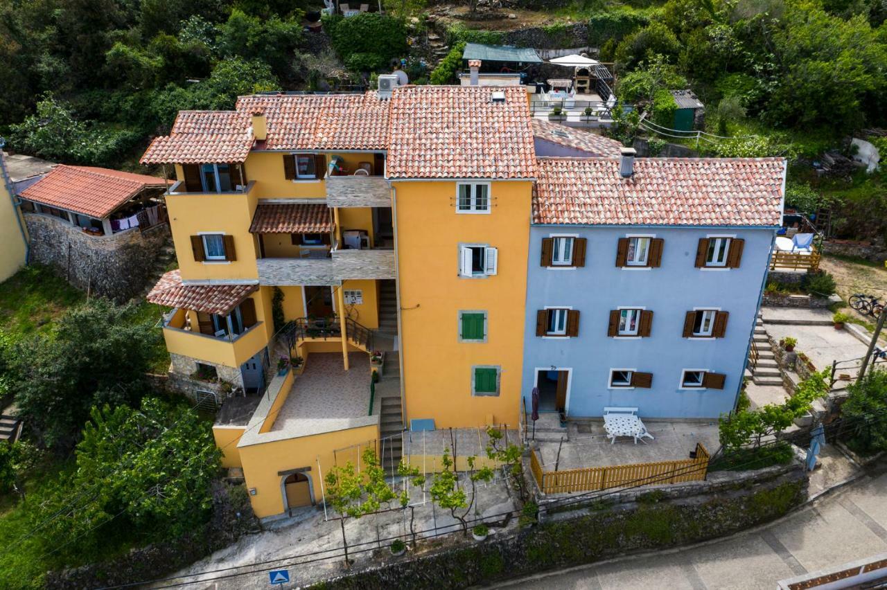 Apartments And Rooms Roberto B. Valun Exteriér fotografie
